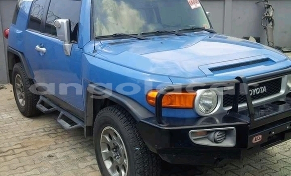 Buy Used Toyota FJ Cruiser Blue Car in Luanda in Luanda Province