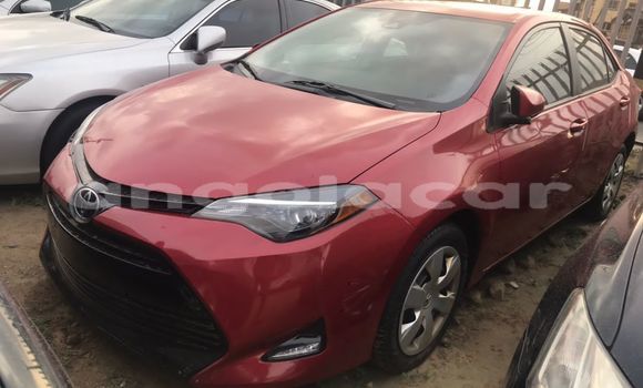 Comprar Usado Toyota Corolla Vermelho Carro em Luanda em Luanda Province