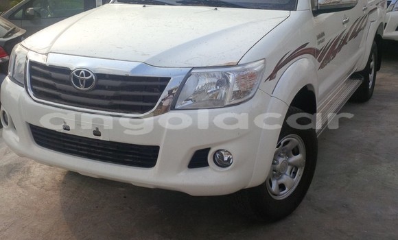 Acheter Occasion Voiture Toyota Hilux Blanc à Luanda, Province de Luanda Acheter Occasion Voiture Toyota Hilux Blanc à Luanda, Province de Luanda