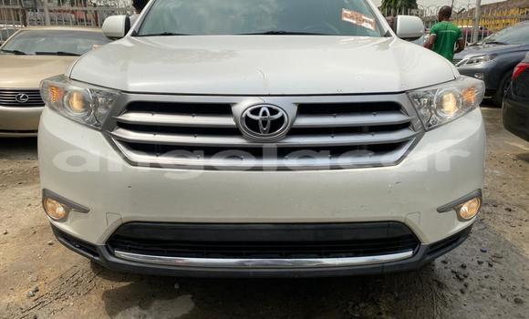Comprar Usado Toyota Highlander Branco Carro em Luanda em Luanda Province