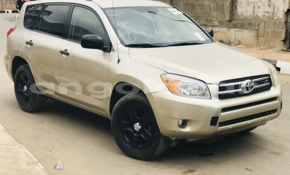 Comprar Usado Toyota RAV4 Outro Carro em Luanda em Luanda Province Comprar Usado Toyota RAV4 Outro Carro em Luanda em Luanda Province