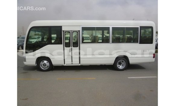 Acheter Import Voiture Toyota Coaster Blanc à Import - Dubai, Province de Bengo Acheter Import Voiture Toyota Coaster Blanc à Import - Dubai, Province de Bengo