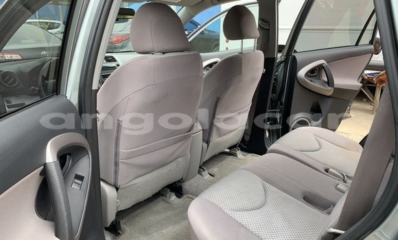 Acheter Occasion Voiture Toyota RAV4 Gris à Luanda, Province de Luanda Acheter Occasion Voiture Toyota RAV4 Gris à Luanda, Province de Luanda