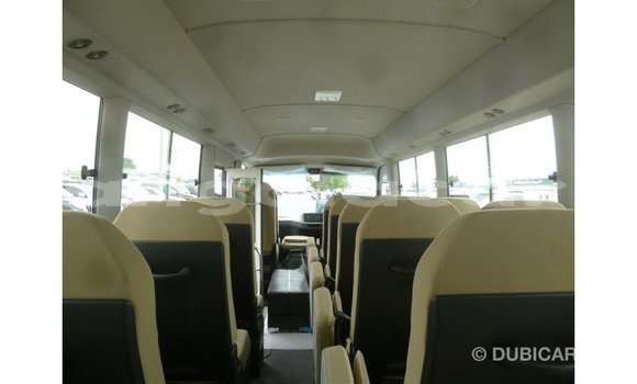 Acheter Import Voiture Toyota Coaster Blanc à Import - Dubai, Province de Bengo Acheter Import Voiture Toyota Coaster Blanc à Import - Dubai, Province de Bengo