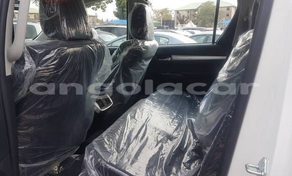 Comprar Usado Toyota Hilux Branco Carro em Luanda em Luanda Province Comprar Usado Toyota Hilux Branco Carro em Luanda em Luanda Province