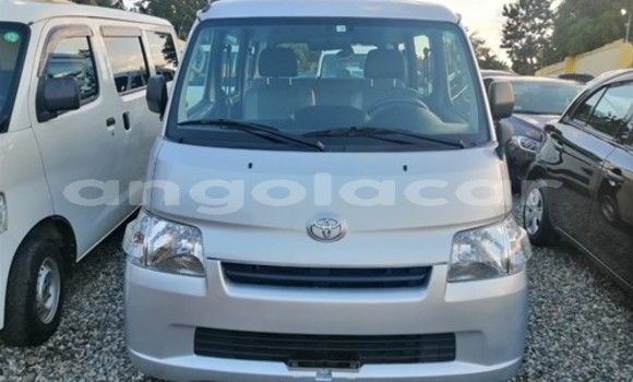 Acheter Occasion Voiture Toyota TownAce Gris à Luanda, Province de Luanda