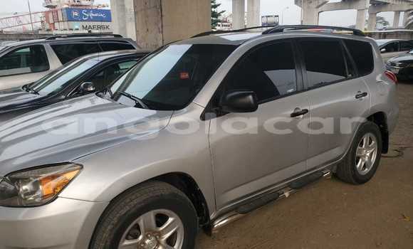 Comprar Usado Toyota RAV4 Outro Carro em Luanda em Luanda Province