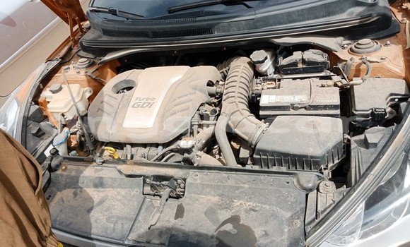 Acheter Occasion Voiture Hyundai Veloster Marron à Luanda, Province de Luanda Acheter Occasion Voiture Hyundai Veloster Marron à Luanda, Province de Luanda