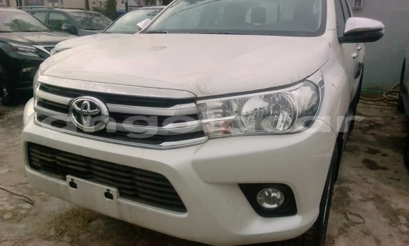 Acheter Occasion Voiture Toyota Hilux Blanc à Luanda, Province de Luanda