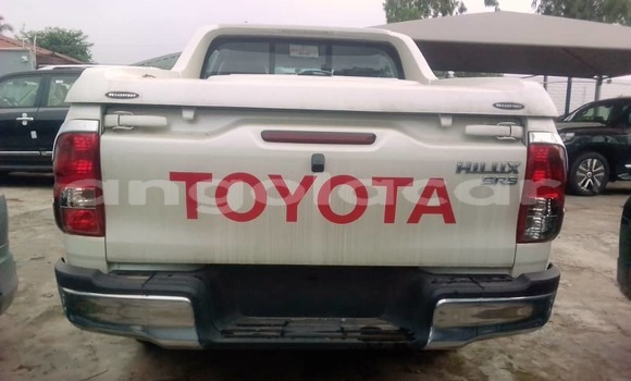 Buy Used Toyota Hilux White Car in Luanda in Luanda Province Buy Used Toyota Hilux White Car in Luanda in Luanda Province