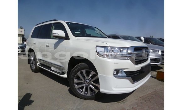 Acheter Import Voiture Toyota Land Cruiser Blanc à Import - Dubai, Province de Bengo Acheter Import Voiture Toyota Land Cruiser Blanc à Import - Dubai, Province de Bengo