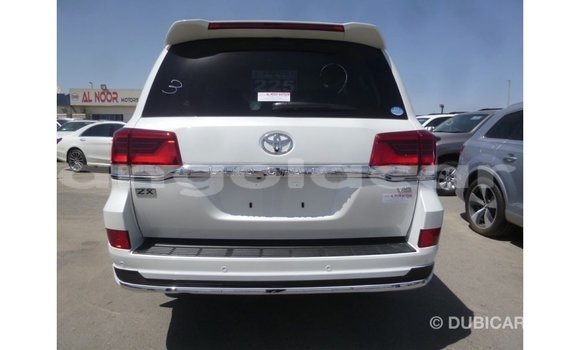 Acheter Import Voiture Toyota Land Cruiser Blanc à Import - Dubai, Province de Bengo Acheter Import Voiture Toyota Land Cruiser Blanc à Import - Dubai, Province de Bengo