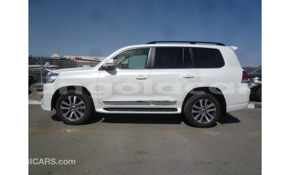 Acheter Import Voiture Toyota Land Cruiser Blanc à Import - Dubai, Province de Bengo Acheter Import Voiture Toyota Land Cruiser Blanc à Import - Dubai, Province de Bengo