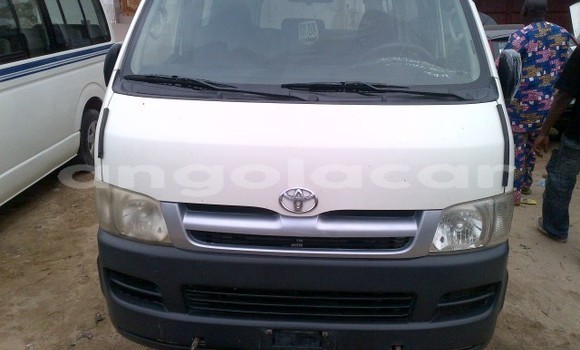 Comprar Usado Toyota Hiace Branco Carro em Luanda em Luanda Province
