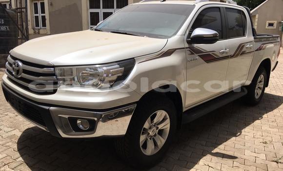 Acheter Occasion Voiture Toyota Hilux Blanc à Luanda, Province de Luanda Acheter Occasion Voiture Toyota Hilux Blanc à Luanda, Province de Luanda
