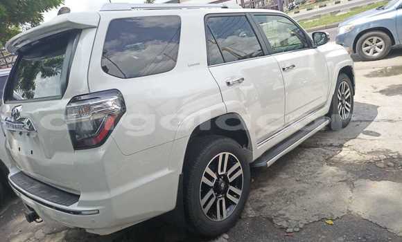 Acheter Occasion Voiture Toyota 4Runner Blanc à Luanda, Province de Luanda Acheter Occasion Voiture Toyota 4Runner Blanc à Luanda, Province de Luanda