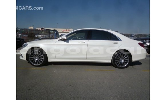 Comprar Importar Mercedes-Benz 190 Branco Carro em Import - Dubai em Bengo Province Comprar Importar Mercedes-Benz 190 Branco Carro em Import - Dubai em Bengo Province