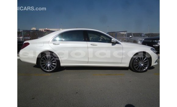 Comprar Importar Mercedes-Benz 190 Branco Carro em Import - Dubai em Bengo Province Comprar Importar Mercedes-Benz 190 Branco Carro em Import - Dubai em Bengo Province