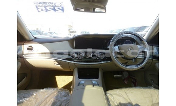 Comprar Importar Mercedes-Benz 190 Branco Carro em Import - Dubai em Bengo Province Comprar Importar Mercedes-Benz 190 Branco Carro em Import - Dubai em Bengo Province