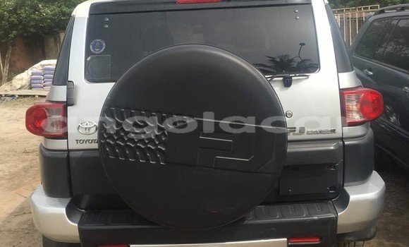 Buy Used Toyota FJ Cruiser Silver Car in Luanda in Luanda Province Buy Used Toyota FJ Cruiser Silver Car in Luanda in Luanda Province