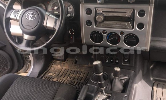 Buy Used Toyota FJ Cruiser Silver Car in Luanda in Luanda Province Buy Used Toyota FJ Cruiser Silver Car in Luanda in Luanda Province