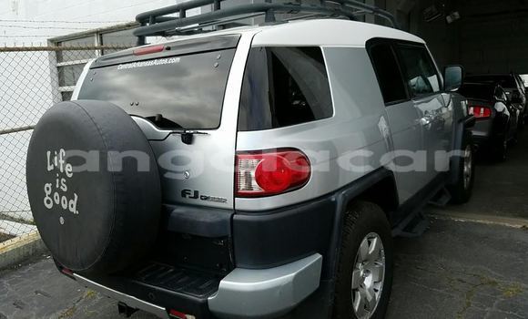 Comprar Usado Toyota FJ Cruiser Prata Carro em Luanda em Luanda Province Comprar Usado Toyota FJ Cruiser Prata Carro em Luanda em Luanda Province
