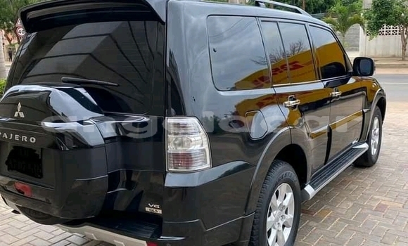 Buy Used Mitsubishi Pajero Black Car in Luanda in Luanda Province Buy Used Mitsubishi Pajero Black Car in Luanda in Luanda Province