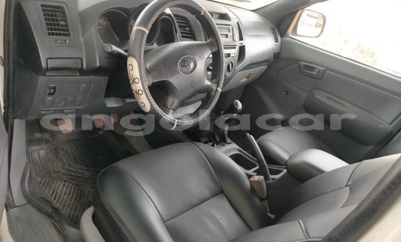 Comprar Usado Toyota Hilux Branco Carro em Luanda em Luanda Province Comprar Usado Toyota Hilux Branco Carro em Luanda em Luanda Province