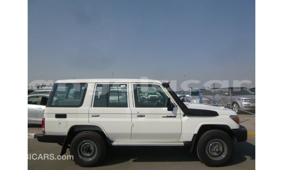 Comprar Importar Toyota Land Cruiser Branco Carro em Import - Dubai em Bengo Province Comprar Importar Toyota Land Cruiser Branco Carro em Import - Dubai em Bengo Province