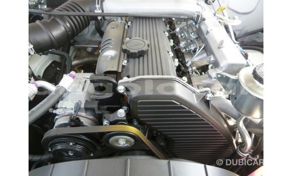 Comprar Importar Toyota Land Cruiser Branco Carro em Import - Dubai em Bengo Province Comprar Importar Toyota Land Cruiser Branco Carro em Import - Dubai em Bengo Province
