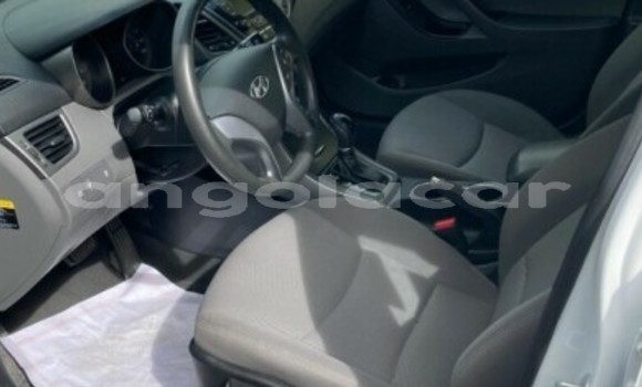 Buy Used Hyundai Elantra White Car in Luanda in Luanda Province Buy Used Hyundai Elantra White Car in Luanda in Luanda Province