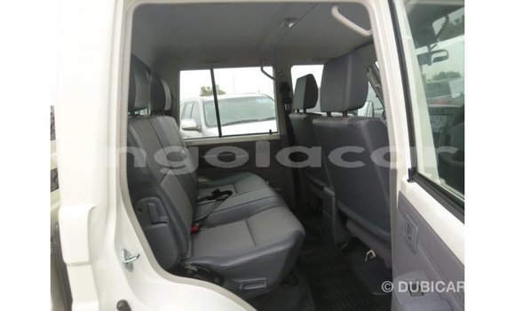 Comprar Importar Toyota Land Cruiser Branco Carro em Import - Dubai em Bengo Province Comprar Importar Toyota Land Cruiser Branco Carro em Import - Dubai em Bengo Province