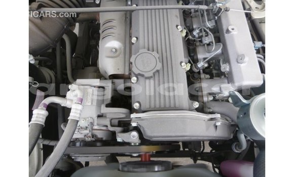 Comprar Importar Toyota Land Cruiser Branco Carro em Import - Dubai em Bengo Province Comprar Importar Toyota Land Cruiser Branco Carro em Import - Dubai em Bengo Province