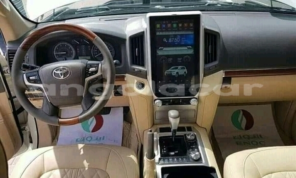 Comprar Usado Toyota Land Cruiser Branco Carro em Luanda em Luanda Province Comprar Usado Toyota Land Cruiser Branco Carro em Luanda em Luanda Province