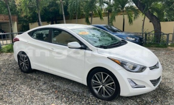 Buy Used Hyundai Elantra White Car in Luanda in Luanda Province Buy Used Hyundai Elantra White Car in Luanda in Luanda Province