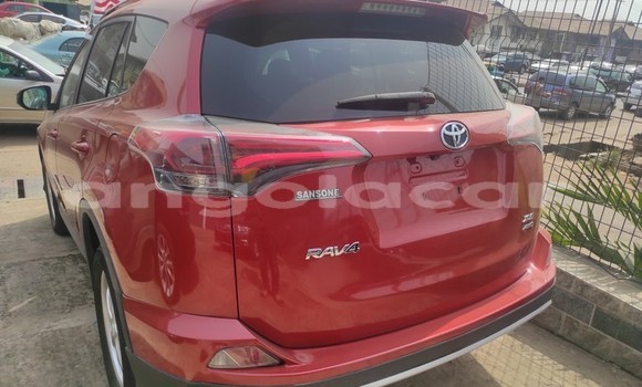 Acheter Occasion Voiture Toyota RAV4 Rouge à Lobito, Benguela Acheter Occasion Voiture Toyota RAV4 Rouge à Lobito, Benguela