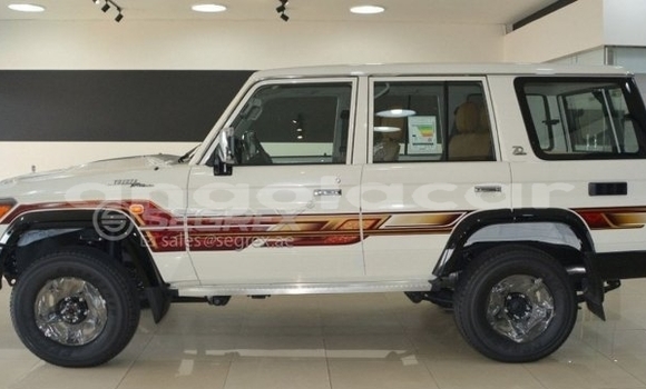 Comprar Usado Toyota Land Cruiser Branco Carro em Lobito em Benguela Comprar Usado Toyota Land Cruiser Branco Carro em Lobito em Benguela
