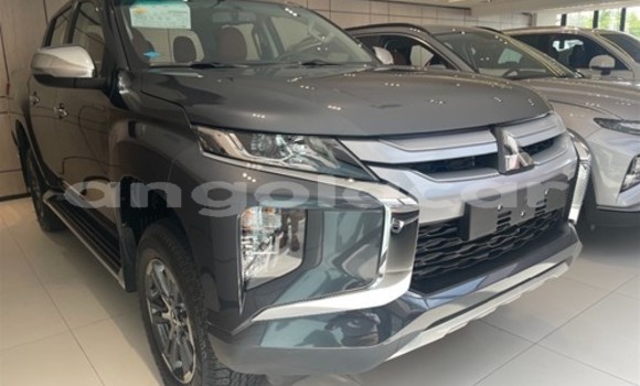 Buy Used Mitsubishi L200 Silver Car in Luanda in Luanda Province Buy Used Mitsubishi L200 Silver Car in Luanda in Luanda Province
