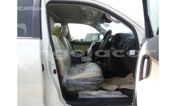 Acheter Import Voiture Toyota Prado Blanc à Import - Dubai, Province de Bengo Acheter Import Voiture Toyota Prado Blanc à Import - Dubai, Province de Bengo