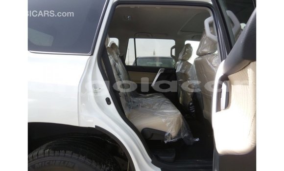 Acheter Import Voiture Toyota Prado Blanc à Import - Dubai, Province de Bengo Acheter Import Voiture Toyota Prado Blanc à Import - Dubai, Province de Bengo