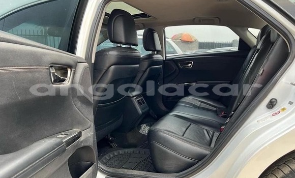 Buy Used Toyota Avalon White Car in Luena in Moxico Buy Used Toyota Avalon White Car in Luena in Moxico