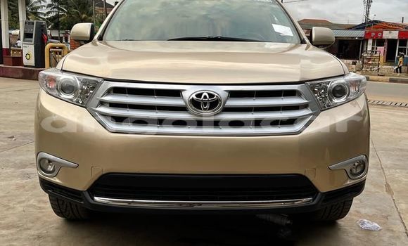 Acheter Occasion Voiture Toyota Highlander Marron à Luena, Moxico Acheter Occasion Voiture Toyota Highlander Marron à Luena, Moxico