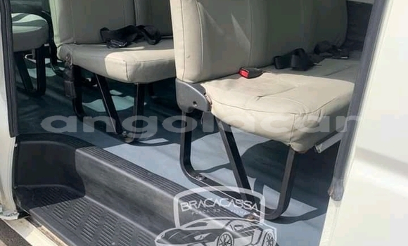 Comprar Usado Toyota Hiace Branco Carro em Lobito em Benguela Comprar Usado Toyota Hiace Branco Carro em Lobito em Benguela