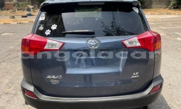 Comprar Usado Toyota RAV4 Outro Carro em Luena em Moxico Comprar Usado Toyota RAV4 Outro Carro em Luena em Moxico