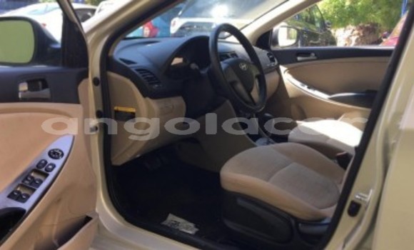 Acheter Occasion Voiture Hyundai Accent Autre à Luanda, Province de Luanda Acheter Occasion Voiture Hyundai Accent Autre à Luanda, Province de Luanda