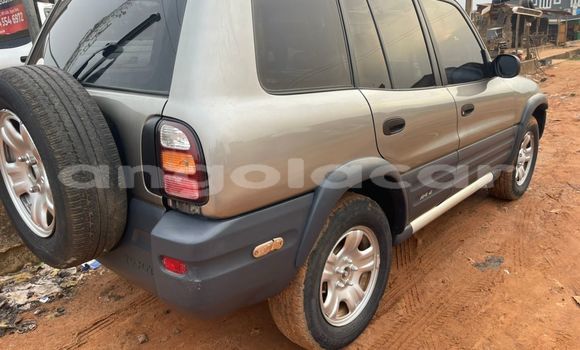 Acheter Occasion Voiture Toyota RAV4 Gris à Luanda, Province de Luanda Acheter Occasion Voiture Toyota RAV4 Gris à Luanda, Province de Luanda