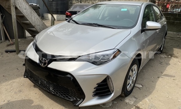 Acheter Occasion Voiture Toyota Corolla Gris à Luanda, Province de Luanda Acheter Occasion Voiture Toyota Corolla Gris à Luanda, Province de Luanda
