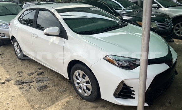 Buy Used Toyota Corolla II White Car in Luanda in Luanda Province