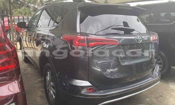 Comprar Usado Toyota RAV4 Preto Carro em Luanda em Luanda Province Comprar Usado Toyota RAV4 Preto Carro em Luanda em Luanda Province