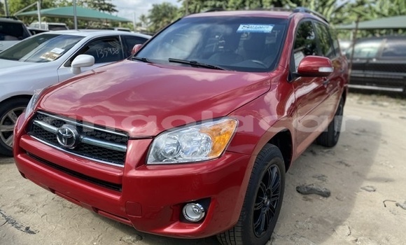 Comprar Usado Toyota RAV4 Vermelho Carro em Luanda em Luanda Province Comprar Usado Toyota RAV4 Vermelho Carro em Luanda em Luanda Province